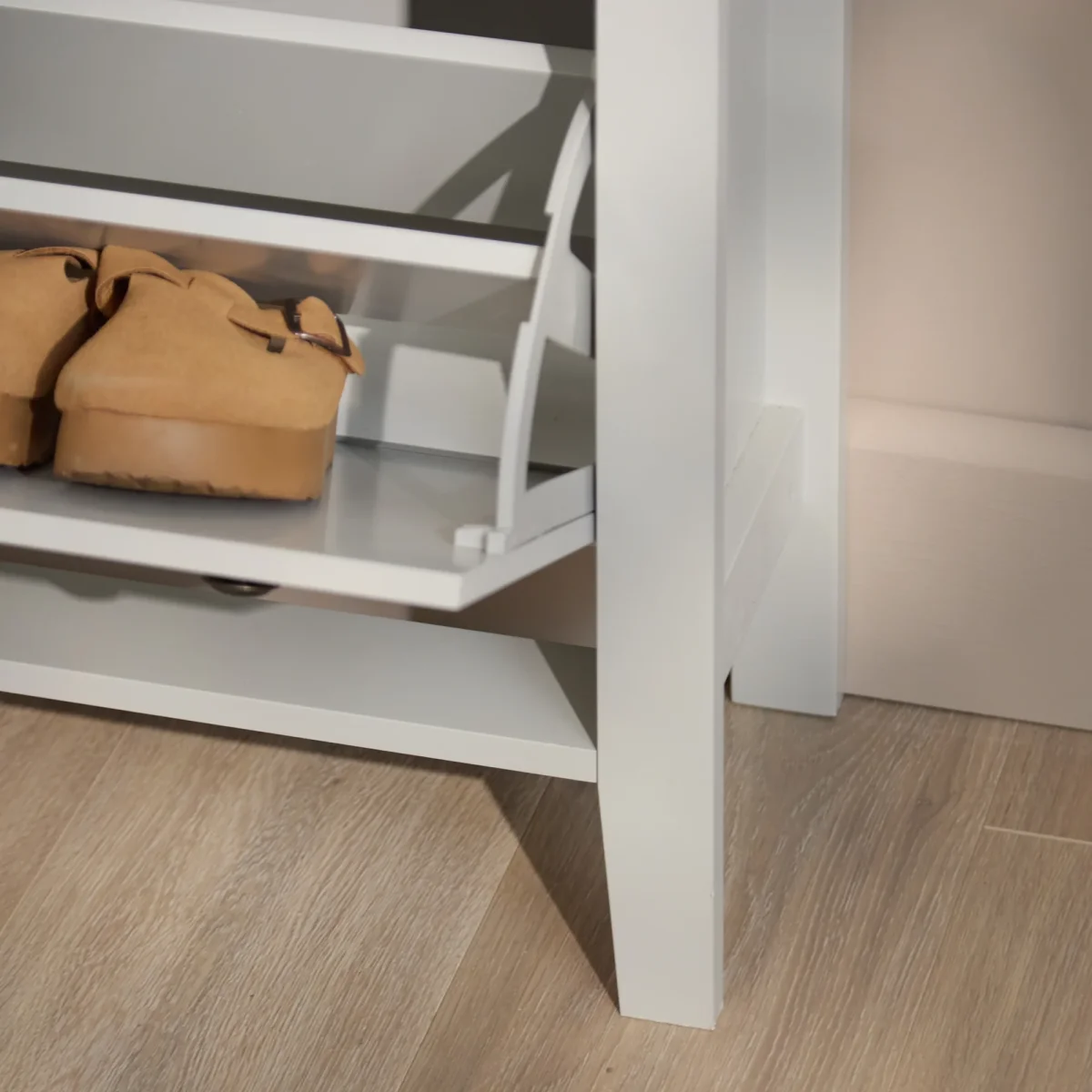 Sandhurst 60cm Three Door Shoe Cabinet - Snow White with Coastal Oak Top - Image 7